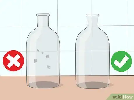 Imagen titulada Decorate Glass Bottles with Paint Step 2