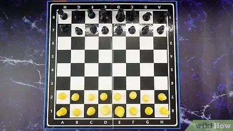 Imagen titulada Set up a Chessboard Step 8