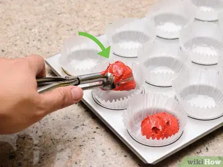 Imagen titulada Bake Red Velvet Cupcakes Step 5