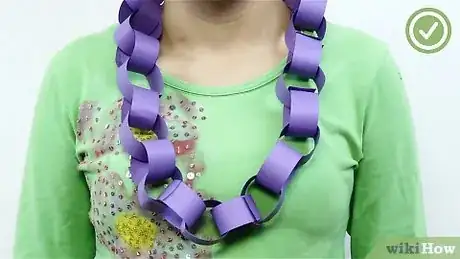 Imagen titulada Make a Paper Chain Step 11