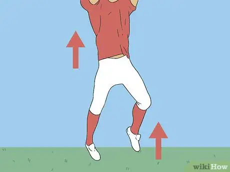 Imagen titulada Catch a Football Step 6