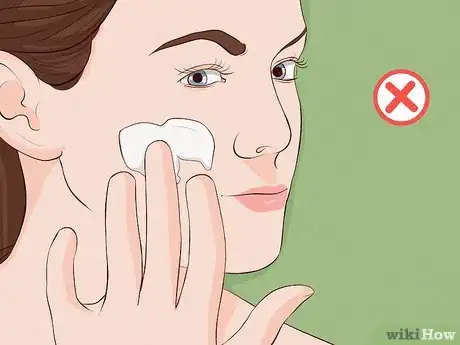 Imagen titulada Epilate Facial Hair Step 4