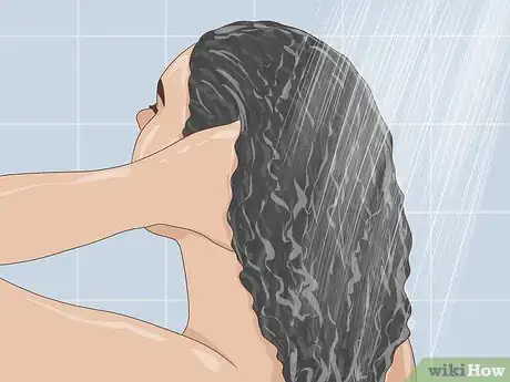 Imagen titulada Follow the Curly Girl Method for Curly Hair Step 7