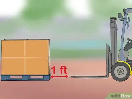 Imagen titulada Drive a Forklift Step 9