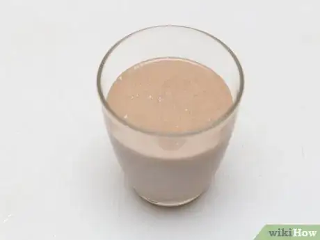 Imagen titulada Make a Chocolate Banana Milkshake Step 12