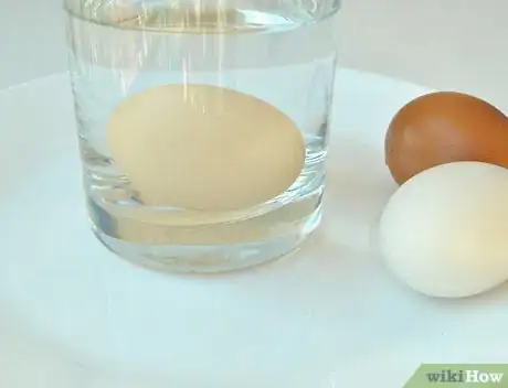 Imagen titulada Tell if Your Eggs Are Fresh Step 2