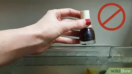 Imagen titulada Restore Thick Dried Out Nail Polish Step 10