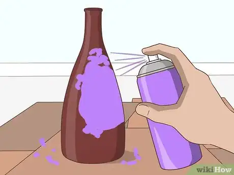 Imagen titulada Decorate Glass Bottles with Paint Step 4