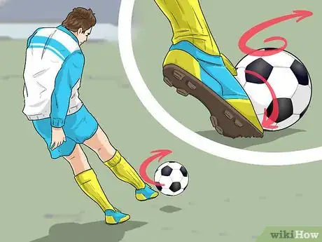 Imagen titulada Curve a Soccer Ball Step 6