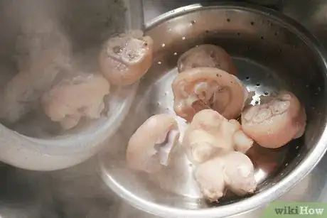 Imagen titulada Cook Pig Feet Step 11