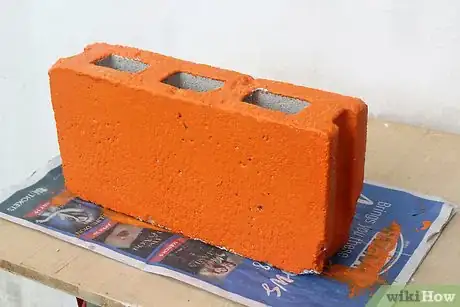 Imagen titulada Paint Cinder Blocks Step 11