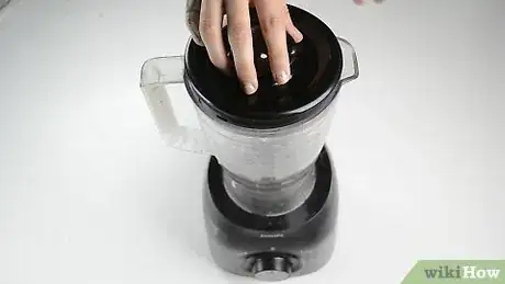 Imagen titulada Make a Milkshake Without Ice Cream Step 1