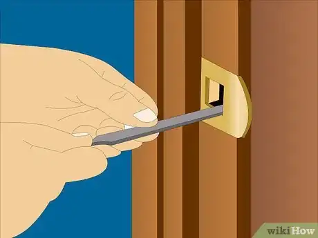 Imagen titulada Fit a Door Handle Step 8