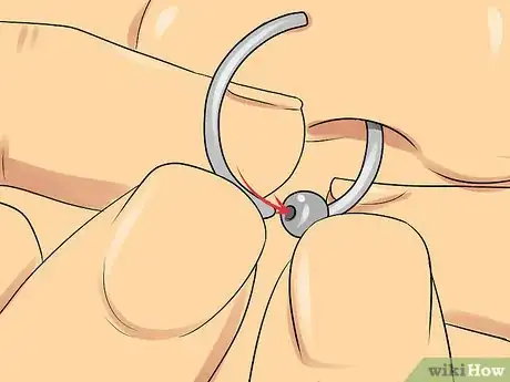 Imagen titulada Put on a Captive Ring Step 12