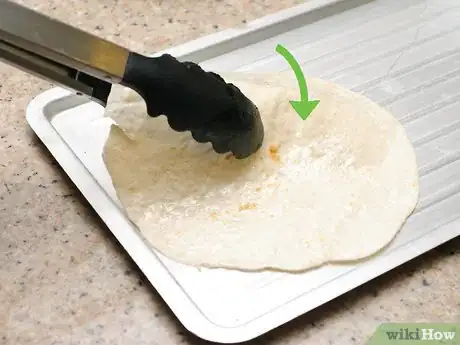 Imagen titulada Make Tostada Shells Step 11