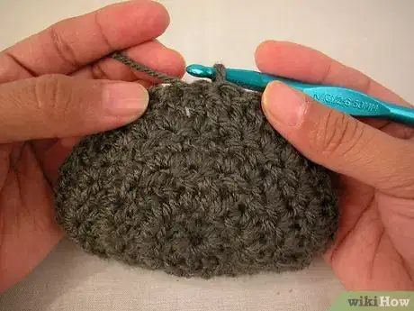 Imagen titulada Crochet a Skull Cap Step 5