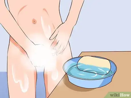 Imagen titulada Insert Vaginal Suppositories Step 1