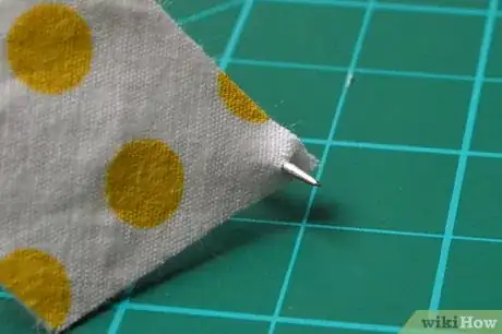 Imagen titulada Make Fabric Earrings Step 8