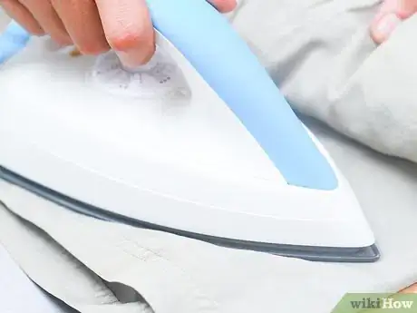 Imagen titulada Remove Gum from Clothes Step 21