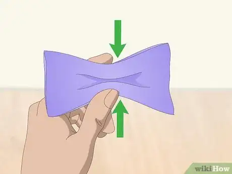 Imagen titulada Make a Bow Tie Step 4