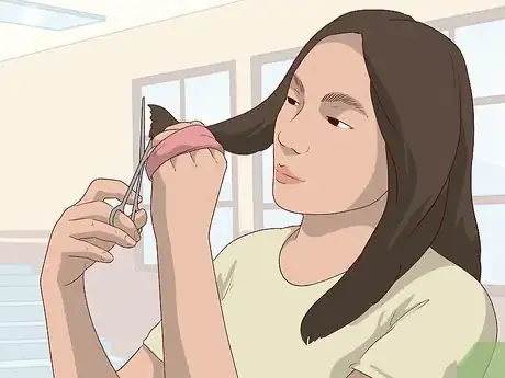 Imagen titulada Trim Your Own Hair Step 20.jpeg