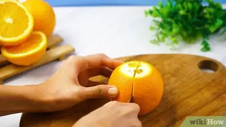 Imagen titulada Cut an Orange for Drinks Step 3