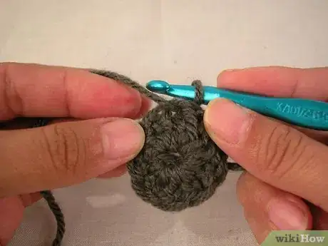 Imagen titulada Crochet a Skull Cap Step 2