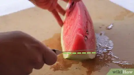 Imagen titulada Cut a Watermelon Step 5