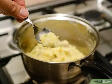 Imagen titulada Cook Mashed Potatoes Step 8