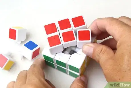 Imagen titulada Make a Rubik's Cube Turn Better Step 3