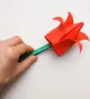 hacer un tulipán de papel