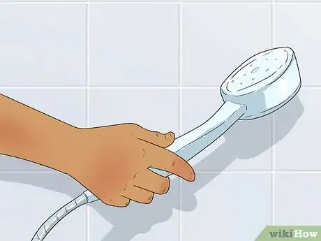 Imagen titulada Get An Elderly Person to Bathe or Shower Step 16