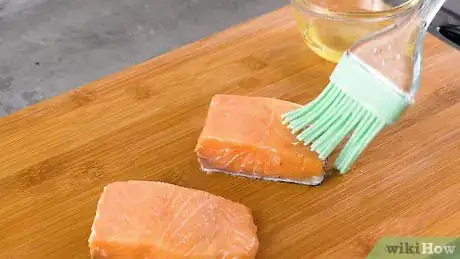 Imagen titulada Cook Frozen Salmon Step 15