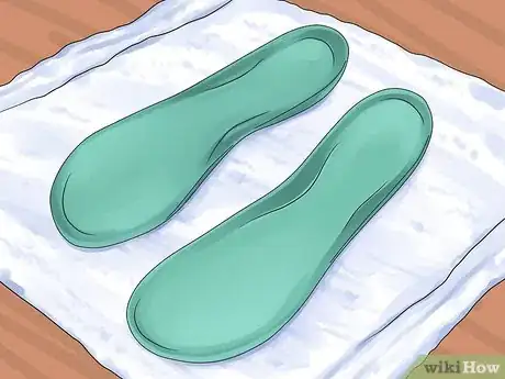 Imagen titulada Clean Insoles Step 5