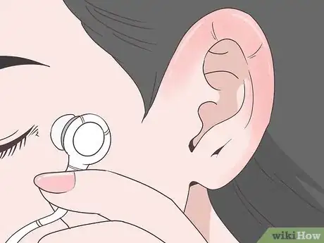 Imagen titulada Reduce Ear Swelling Step 1