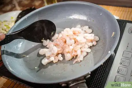 Imagen titulada Cook Shrimp Fried Rice Step 13