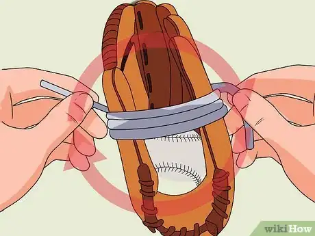 Imagen titulada Break in a New Baseball Glove Step 7