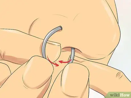 Imagen titulada Put on a Captive Ring Step 11