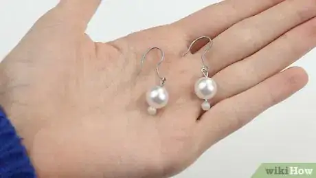 Imagen titulada Make Pearl Earrings Step 3