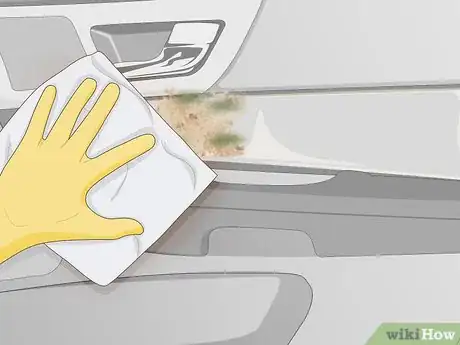 Imagen titulada Remove Odors from Your Car Step 2