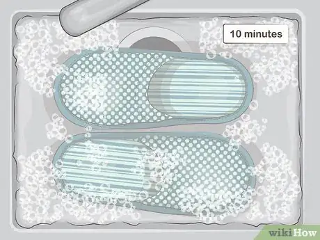 Imagen titulada Wash Slippers Step 4