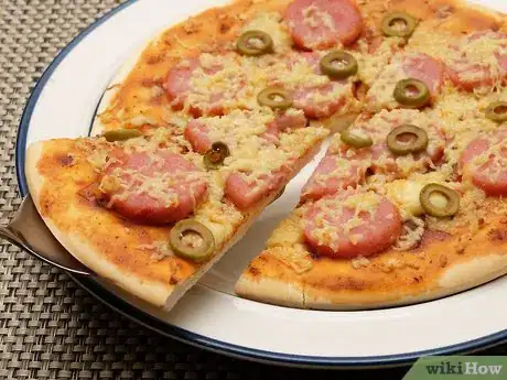 Imagen titulada Cook Pizza in a Gas Oven Final