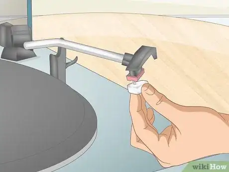 Imagen titulada Clean the Needle on a Record Player Step 2