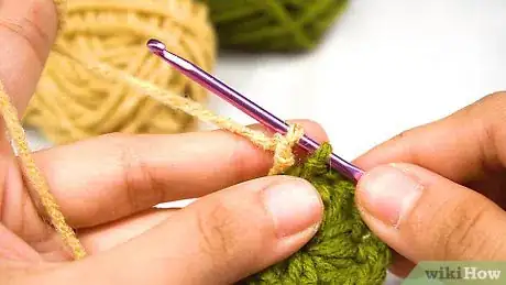 Imagen titulada Crochet a Granny Square Step 10