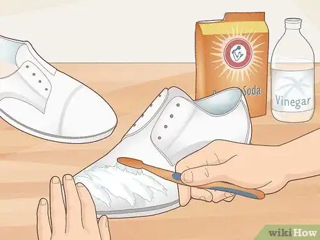 Imagen titulada Use Baking Soda and Vinegar for Cleaning Step 10