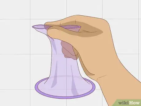 Imagen titulada Use a Female Condom Step 8