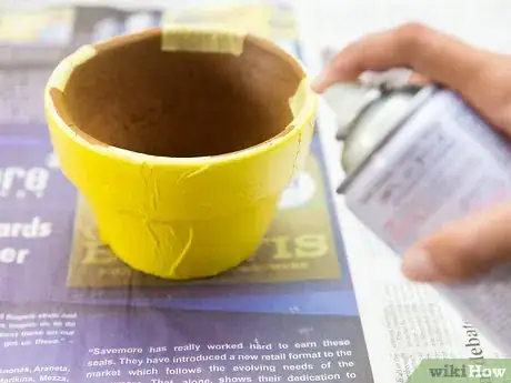 Imagen titulada Paint New Terracotta Pots Step 15