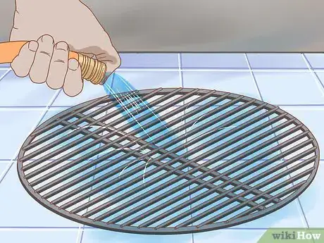 Imagen titulada Clean Grill Grates with Vinegar Step 5