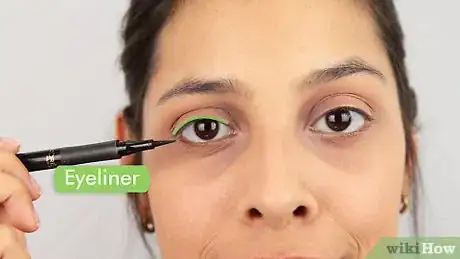 Imagen titulada Get Longer Lashes Step 1