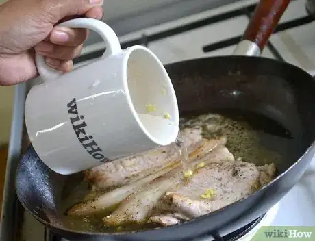 Imagen titulada Cook Pork Chops on the Stove Step 16